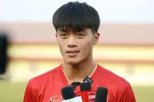 Quốc Việt chia tay Hoàng Anh Gia Lai FC.