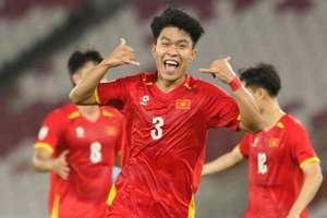 Lý Đức nguy cơ lỡ hẹn trận gặp U23 Philippines vì chấn thương.