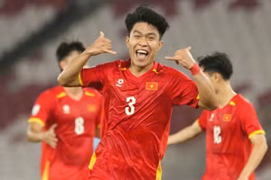 Lý Đức nguy cơ lỡ hẹn trận gặp U23 Philippines vì chấn thương.