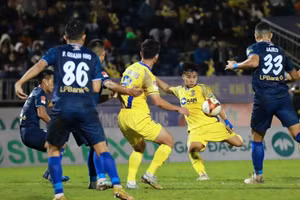 Hoàng Anh Gia Lai khó khăn bủa vây ở cuộc đua trụ hạng