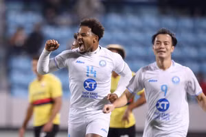 Xuân Son gia hạn hợp đồng 6 năm với Thép xanh Nam Định.