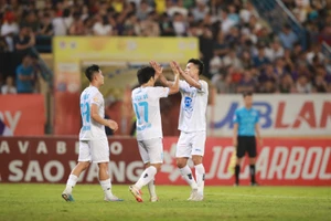 Thép Xanh Nam Định thắng ấn tượng Hoàng Anh Gia Lai ở vòng 23 V-League.