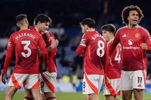 Man United đại chiến Man City ở vòng 31 Ngoại hạng Anh.