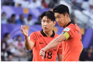 Lee Kang-In đoạt giải cầu thủ xuất sắc nhất châu Á năm 2025.