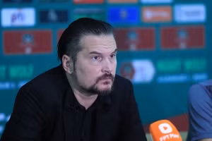 HLV Popov chia tay Đông Á Thanh Hóa sau nhiều năm gắn bó.