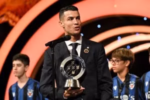 C. Ronaldo đoạt Giải thưởng Platinum Quinas danh giá.