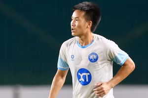 Tô Văn Vũ trở lại tập luyện cùng CLB Nam Định.