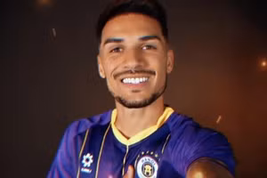 Tiền vệ Hendrio đang nỗ lực nhập tịch Việt Nam.