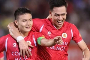 Quang Hải tỏa sáng góp công giúp Công an Hà Nội đánh bại Hải Phòng.