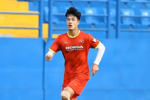 Thương vụ cựu sao U23 Việt Nam gia nhập Nam Định có biến