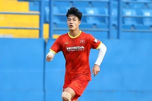 Thương vụ cựu sao U23 Việt Nam gia nhập Nam Định có biến