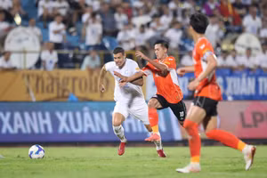 Thép Xanh Nam Định hòa SHB Đà Nẵng ở vòng 8 V-League.