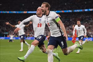 Đội tuyển Anh nhận án phạt 45.015 bảng Anh từ UEFA. 