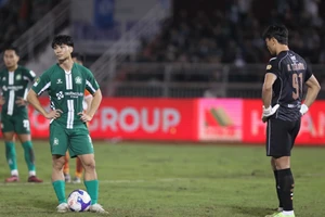 Công Phượng gây thất vọng trong trận thua SHB Đà Nẵng.