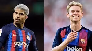 Araujo và De Jong vẫn chưa gia hạn với Barca.