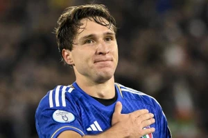 Federico Chiesa được Barca hỏi mua.