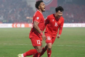 Xuân Son lập cú đúp bàn thắng vào lưới Thái Lan ở chung kết ASEAN Cup.