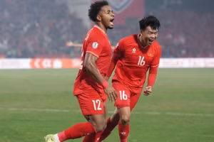 Xuân Son lập cú đúp bàn thắng vào lưới Thái Lan ở chung kết ASEAN Cup.