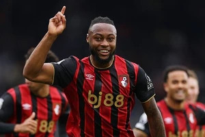 Man United có loạt quyết sách quan trọng