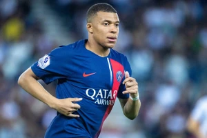  Mbappe được HLV Ancelotti lên tiếng bênh vực.