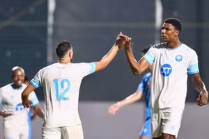 Nam Định FC đánh bại tuyển Việt Nam trên sân của VFF.