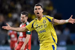 C.Ronaldo đoạt nhiều danh hiệu cá nhân ở Al Nassr.