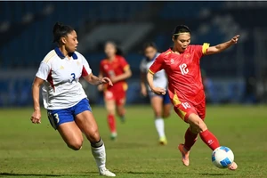 Tuyển nữ Việt Nam thua đau Philippines ở vòng bảng SEA Games.