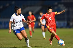 Tuyển nữ Việt Nam thua đau Philippines ở vòng bảng SEA Games.