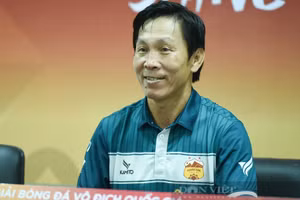 HLV Lê Quang Trãi không tỏ ra quá bi quan sau trận thua Becamex TP.HCM