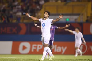 Xuân Son gắn bó lâu dài với CLB Thép xanh Nam Định.