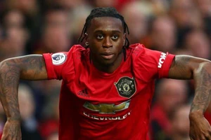 Aaron Wan-Bissaka được MU rao bán với giá rẻ.