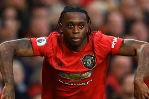 Aaron Wan-Bissaka được MU rao bán với giá rẻ.