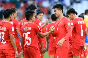 Tuyển Việt Nam tăng 3 bậc trên bảng xếp hạng FIFA dù không thi đấu trong tháng 11.