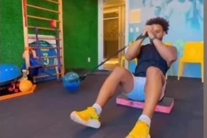 Xuân Son tích cực tập phục hồi ở Brazil.