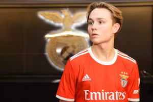 Lộ diện loạt ngôi sao Man United đang săn đuổi