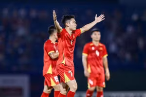 Hai Long lập siêu phẩm trong chiến thắng trước Campuchia của tuyển Việt Nam.