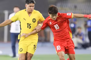 Đội tuyển Việt Nam tụt bậc trên bảng xếp hạng FIFA sau trận thua Malaysia.