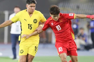 Đội tuyển Việt Nam tụt bậc trên bảng xếp hạng FIFA sau trận thua Malaysia.