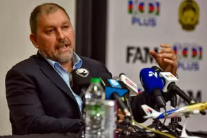 HLV Peter Cklamovski quyết thắng tuyển Việt Nam tại Thiên Trường.