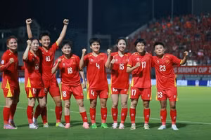 Tuyển nữ Việt Nam vào bán kết AFF Cup với ngôi nhất bảng A.