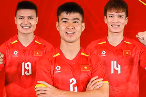 Quang Hải ‘vượt mặt’ Quả bóng vàng Hoàng Đức