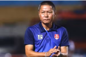 HLV Chu Đình Nghiêm hài lòng với trận thắng CLB TP.HCM ở vòng 22.