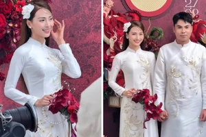 Cựu học trò HLV Park Hang Seo cưới vợ xinh đẹp