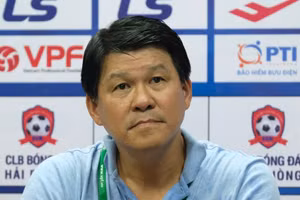 Ông Vũ Tiến Thành bị cấm làm nhiệm vụ 4 trận, phạt 20 triệu đồng sau sai phạm ở vòng 19 V-League.