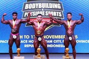 Chiến tích lẫy lừng và thể hình vạn người mê của lực sỹ Phạm Văn Mách 