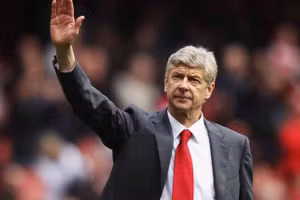 HLV Wenger dự đoán Arsenal đánh bại PSG lên ngôi vô địch cúp C1 châu Âu.
