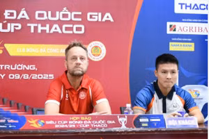 Công an Hà Nội quyết thắng Nam Định đoạt Siêu cúp Việt Nam.