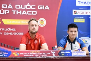 Công an Hà Nội quyết thắng Nam Định đoạt Siêu cúp Việt Nam.