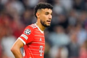 Noussair Mazraoui dự kiến gia nhập Man United với hợp đồng dài hạn.