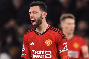 Bruno Fernandes gia hạn hợp đồng với Man United.